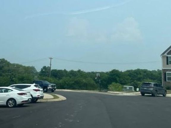 Exterior Neighborhood (street photo)