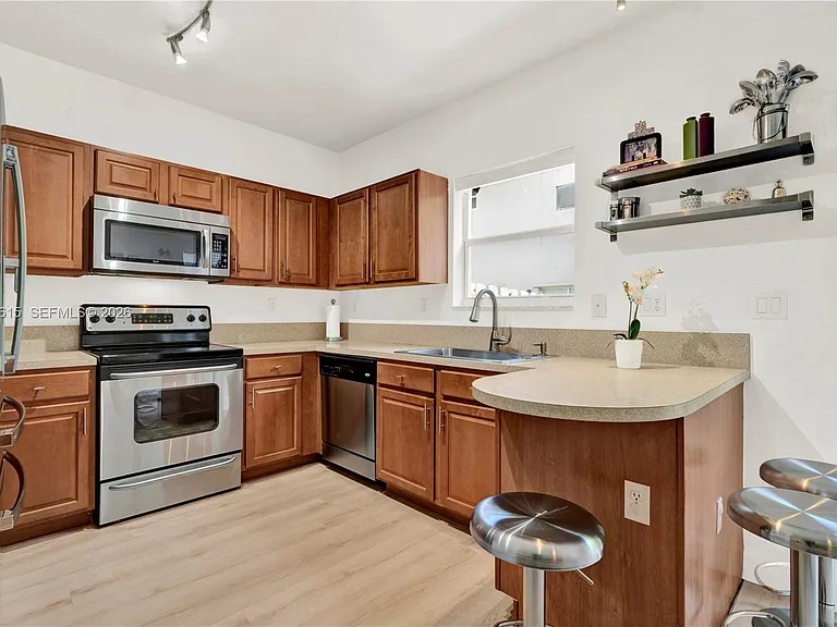 9318 SW 220th St — Photo 17