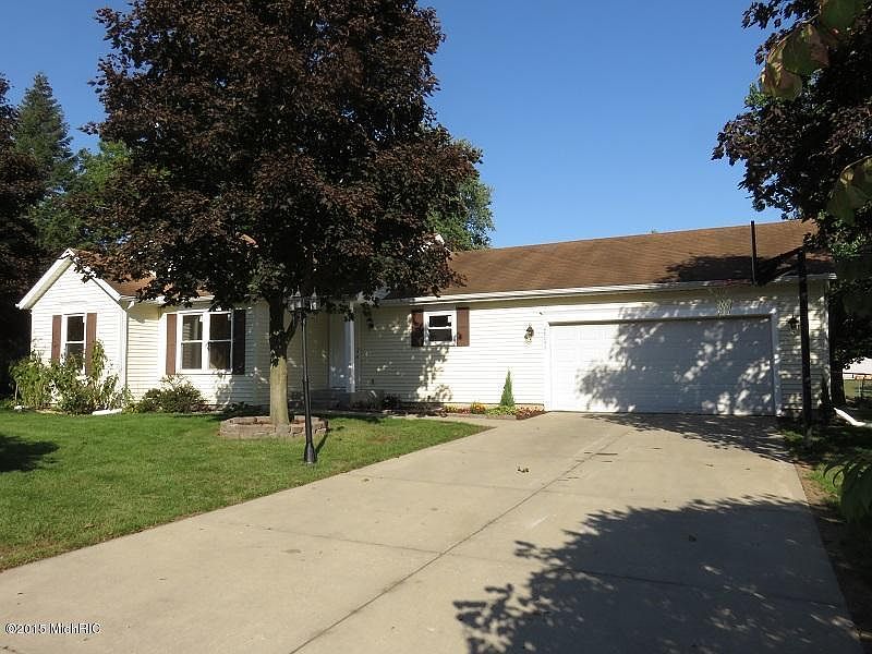 1st image of 68095 Cherry Ln