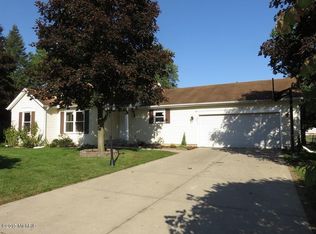 68095 Cherry Ln, Edwardsburg, MI 49112
