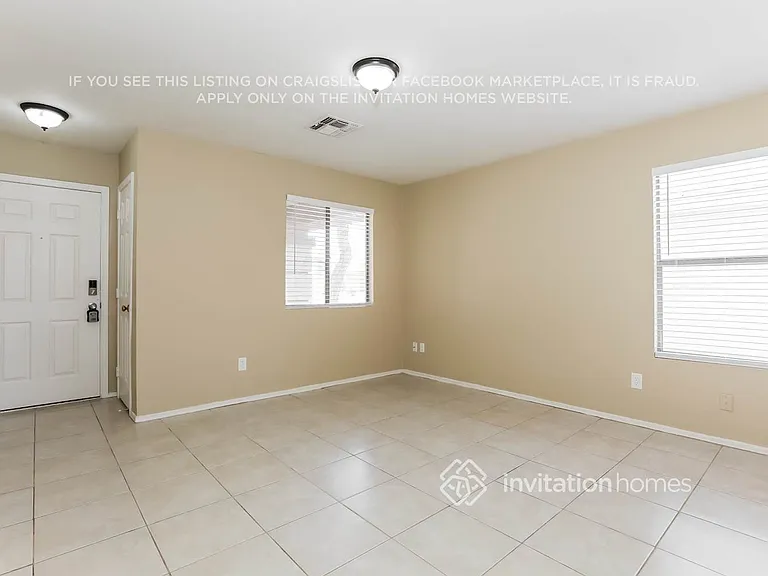 10465 E Azalea Ave — Photo 4