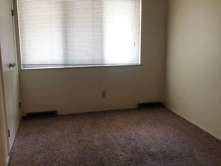 706 S Walnut St #5 — Photo 2