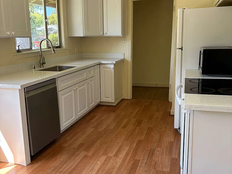 336 El Verano Ave — Photo 3