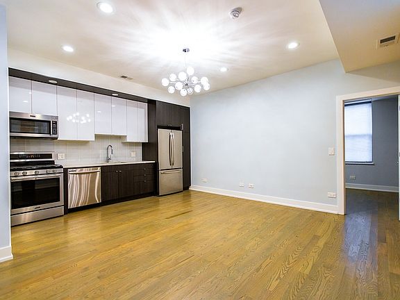2nd image of 1638 N Marshfield Ave #2F