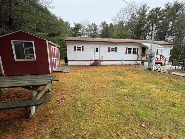 26 Stuart Dr, Coventry, RI 02816