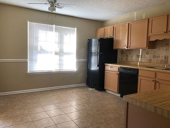 5th image of 3823 Meadow Green Ct