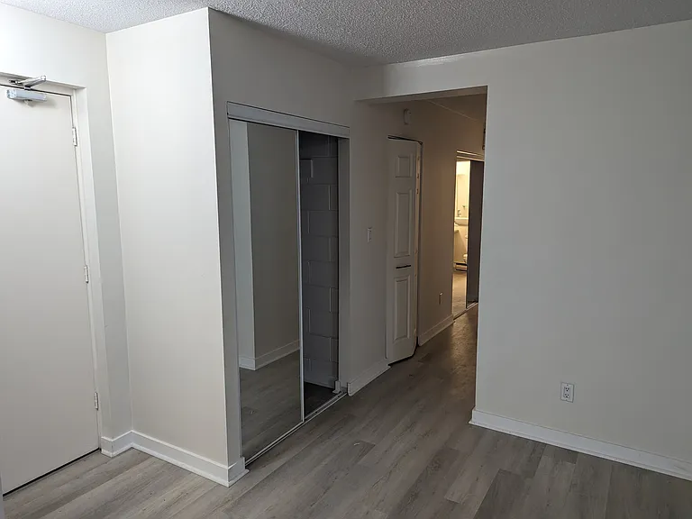 800 Corydon Ave — Photo 36