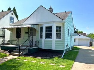 8112 Coolidge Ave, Center Line, MI 48015