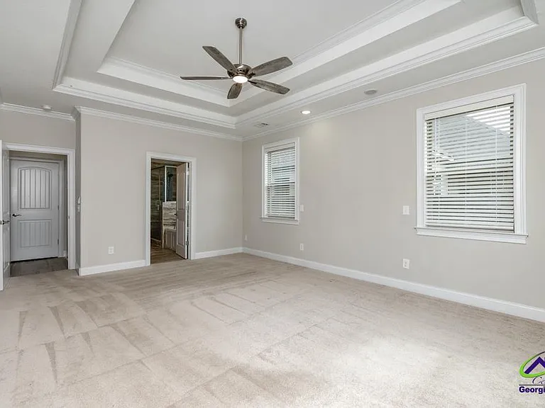 101 Georgia Dean St — Photo 25