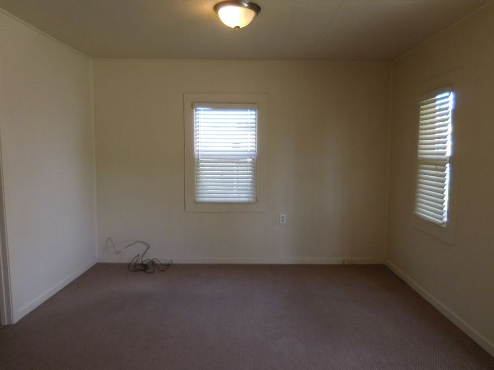 2nd image of 135 9th St