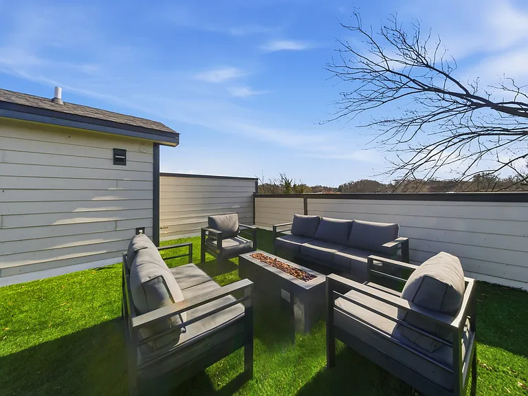 1602 Julia Maulden Pl — Photo 36