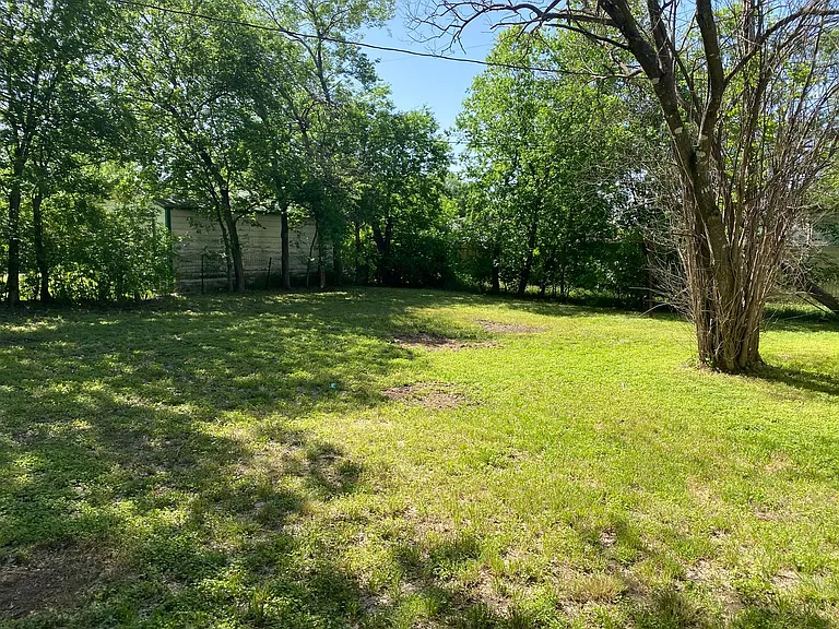 450 Overhill Dr — Photo 10