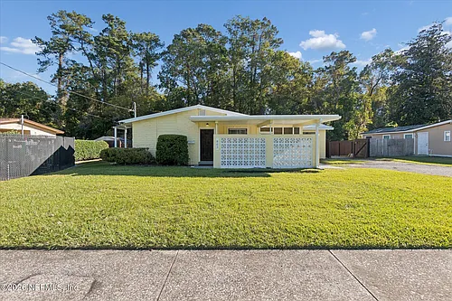 863 Westgate Dr Photo 1