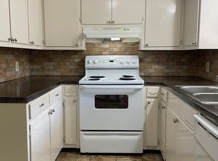 200 S Anderson St #6, Angleton, TX 77515