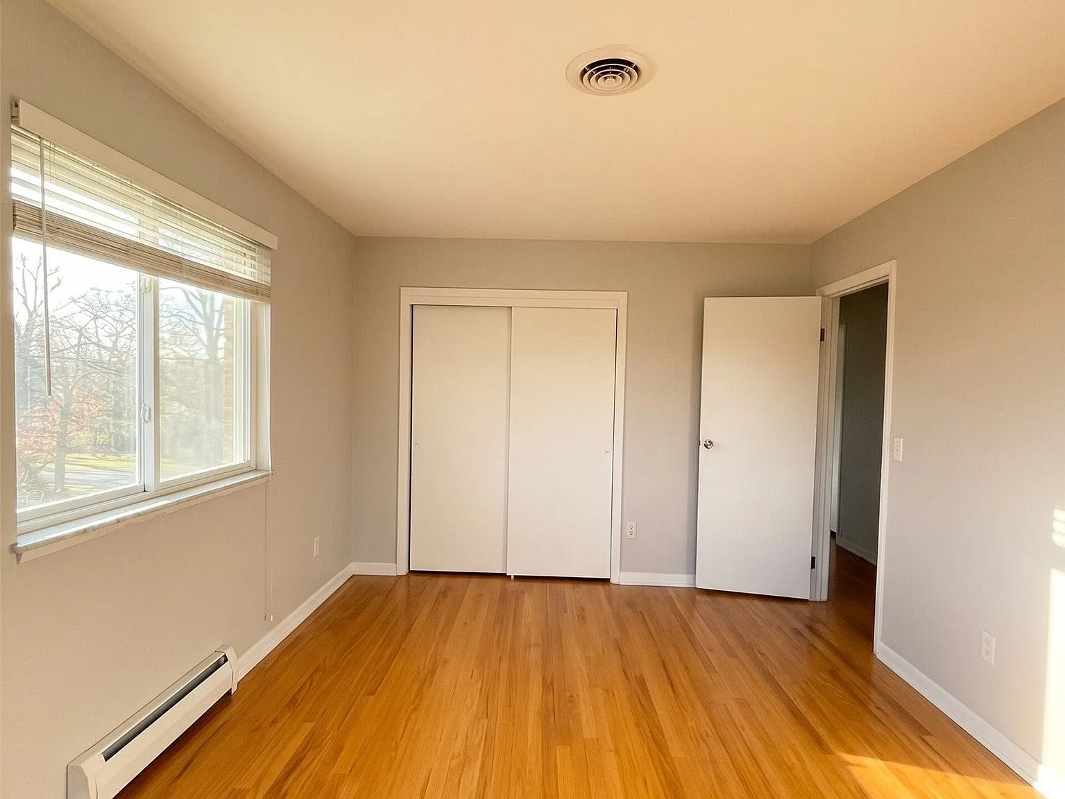 3 bed, 2.0 bath, 2146 sqft, $2,600 — Photo 3