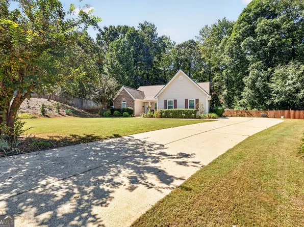 4692 Devencrest Ln, Buford, GA 30519