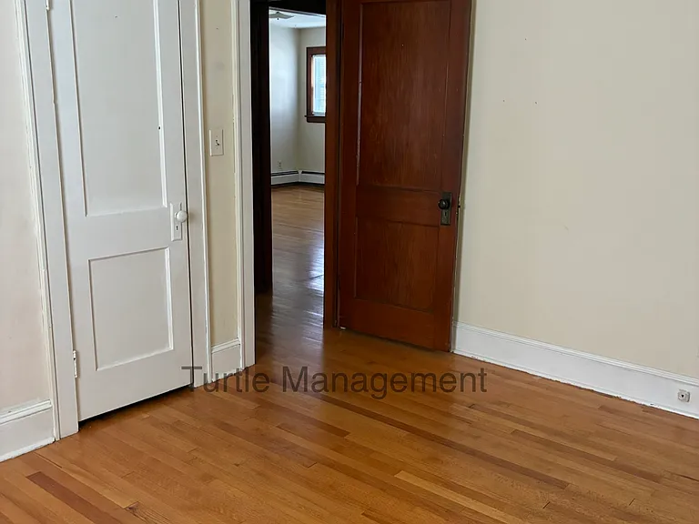 408 N Bruffey St — Photo 10