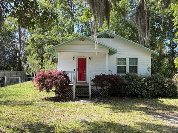 102 W Grady St, Kingsland, GA 31548