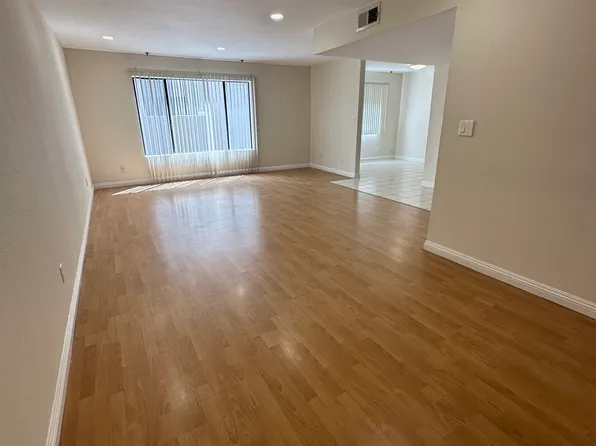 10947 Huston St APT 103, North Hollywood, CA 91601