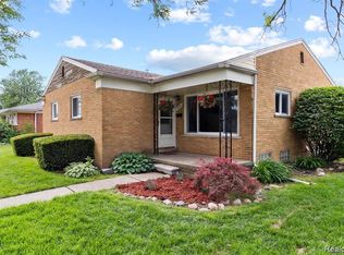 8575 Darlene St, Warren, MI