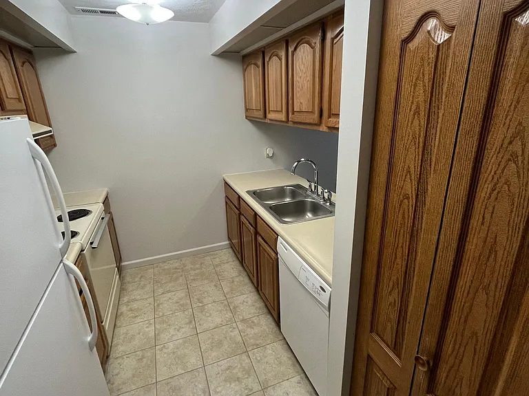 555 Chestnut St #2B — Photo 6