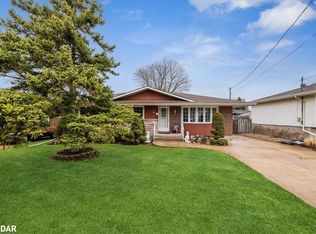 297 Lakeshore Rd, Saint Catharines, ON L2M1S1