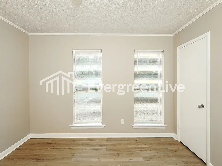 5021 Oak Leaf Cir — Photo 9