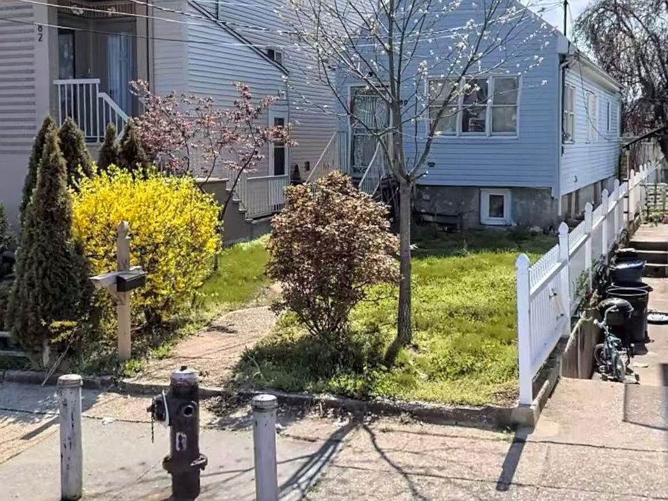 1st image of 80 Jackson Ave