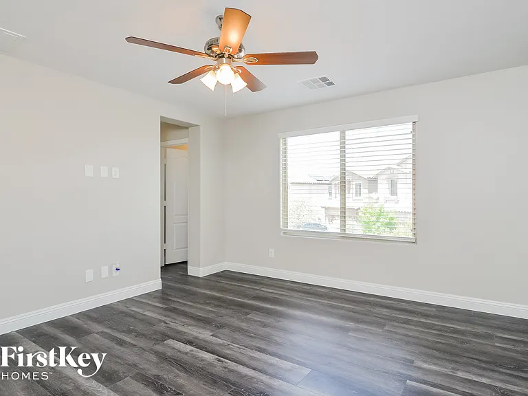 5439 Funks Grove Ln — Photo 8