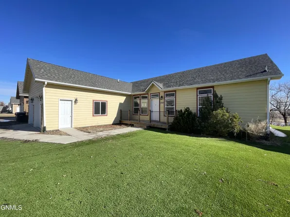 1320 E Pheasant Ridge Dr, Watford City, ND 58854