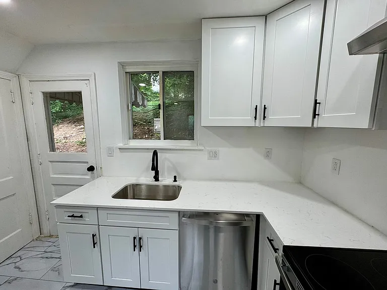 2432 Starkamp St — Photo 16