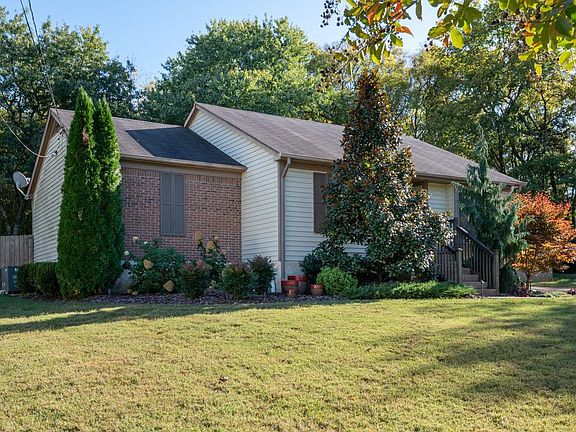 5th image of 1046 Rolling Meadow Dr