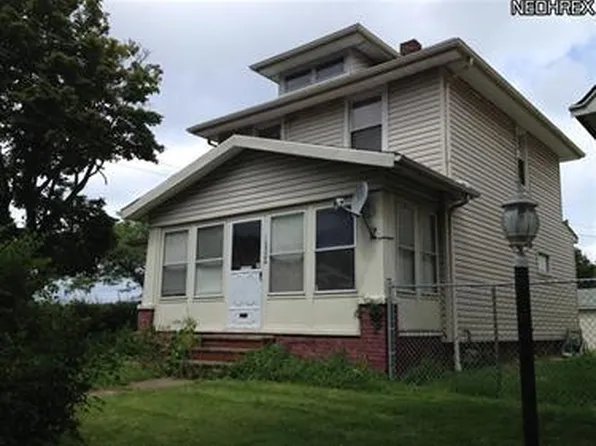 13522 Fairwood Dr, Cleveland, OH 44111