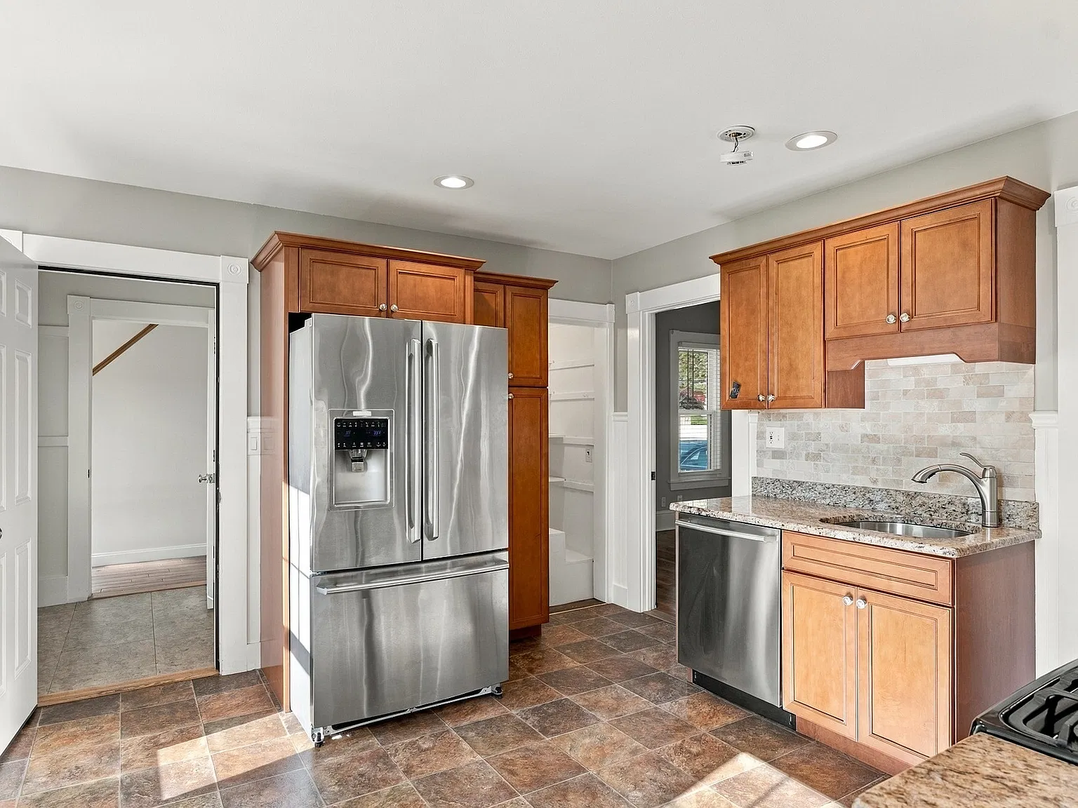 2 bed, 1326 sqft, $2,700 — Photo 3