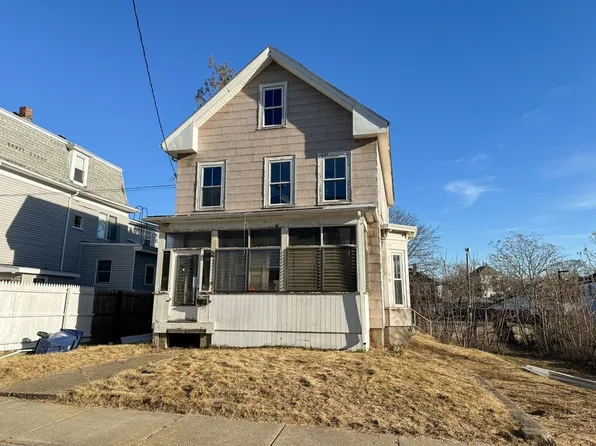 64 Braeburn Rd, Hyde Park, MA 02136