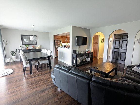 2nd image of 15714 Deerfield Ct Unit 2N