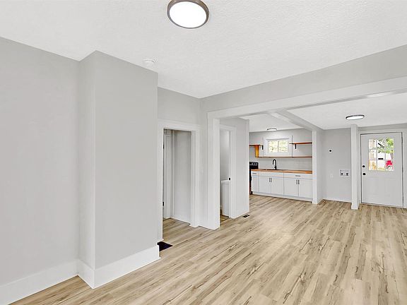 5th image of 313 E South B St