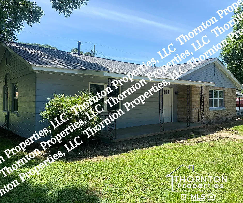 3 bed, 1000 sqft, $1,150 — Photo 1