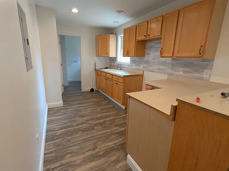 6 Fort St #4 — Photo 3