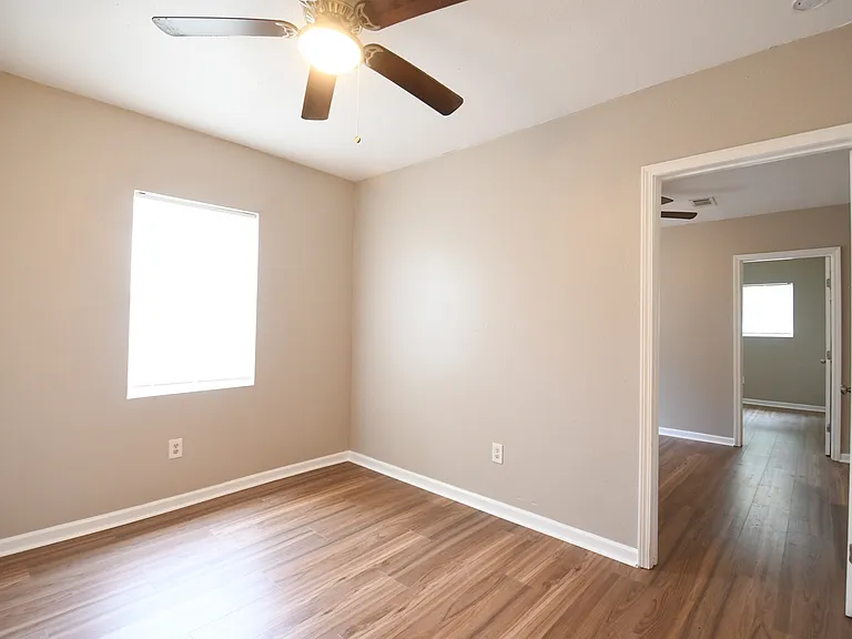 1021 Egania St #A — Photo 6