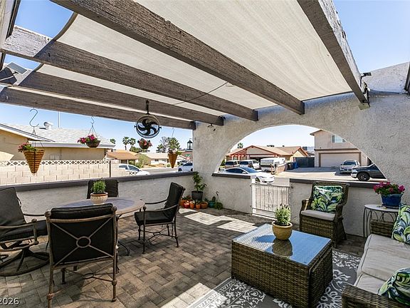 3rd image of 637 Valley View Cir