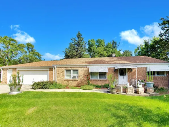 980 Kenilworth Ter, Lake Zurich, IL 60047