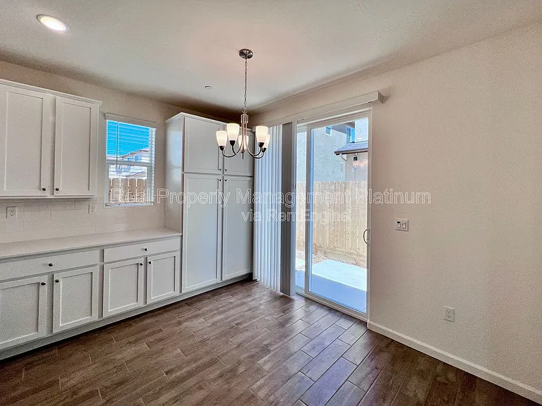 6596 E Cresthaven Dr — Photo 8