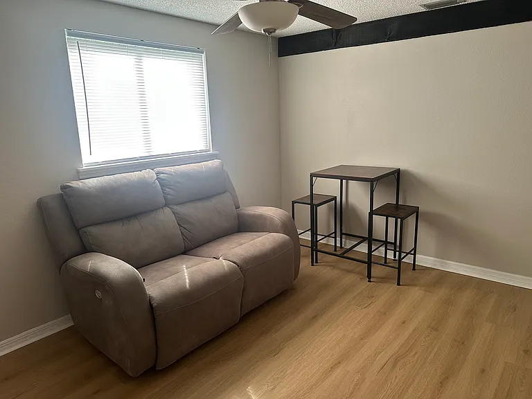 10918 Crescent Ln — Photo 10