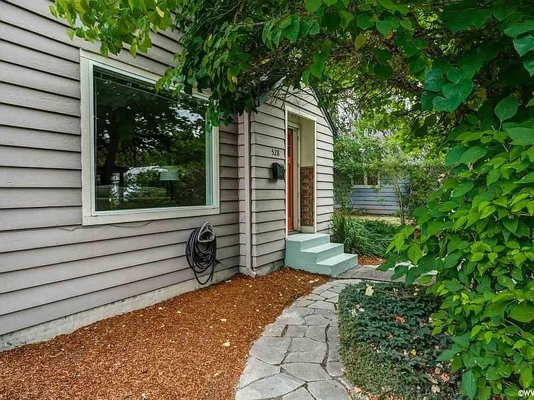 528 NW 17th St — Photo 3