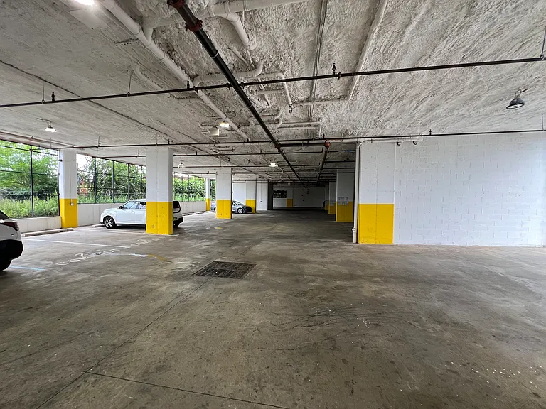 239 Freeway Dr E #5 — Photo 19