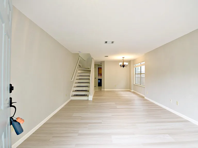 13329 Black Canyon Dr — Photo 3