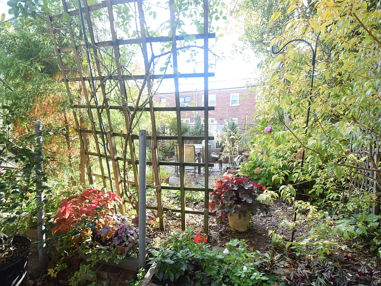 26 Sherman St #GARDEN — Photo 13