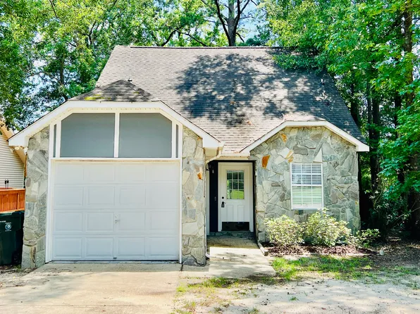 347 Darlington Cir, Dothan, AL 36301