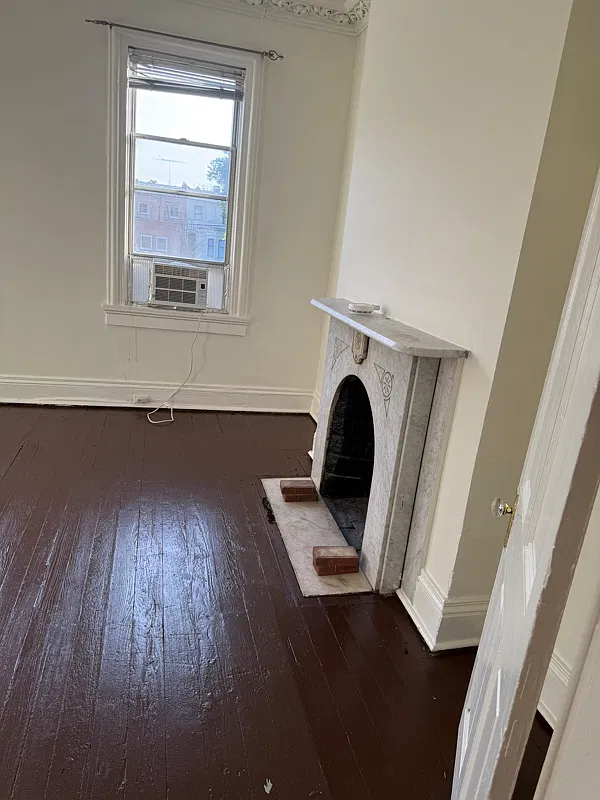 1722 Bolton St — Photo 2